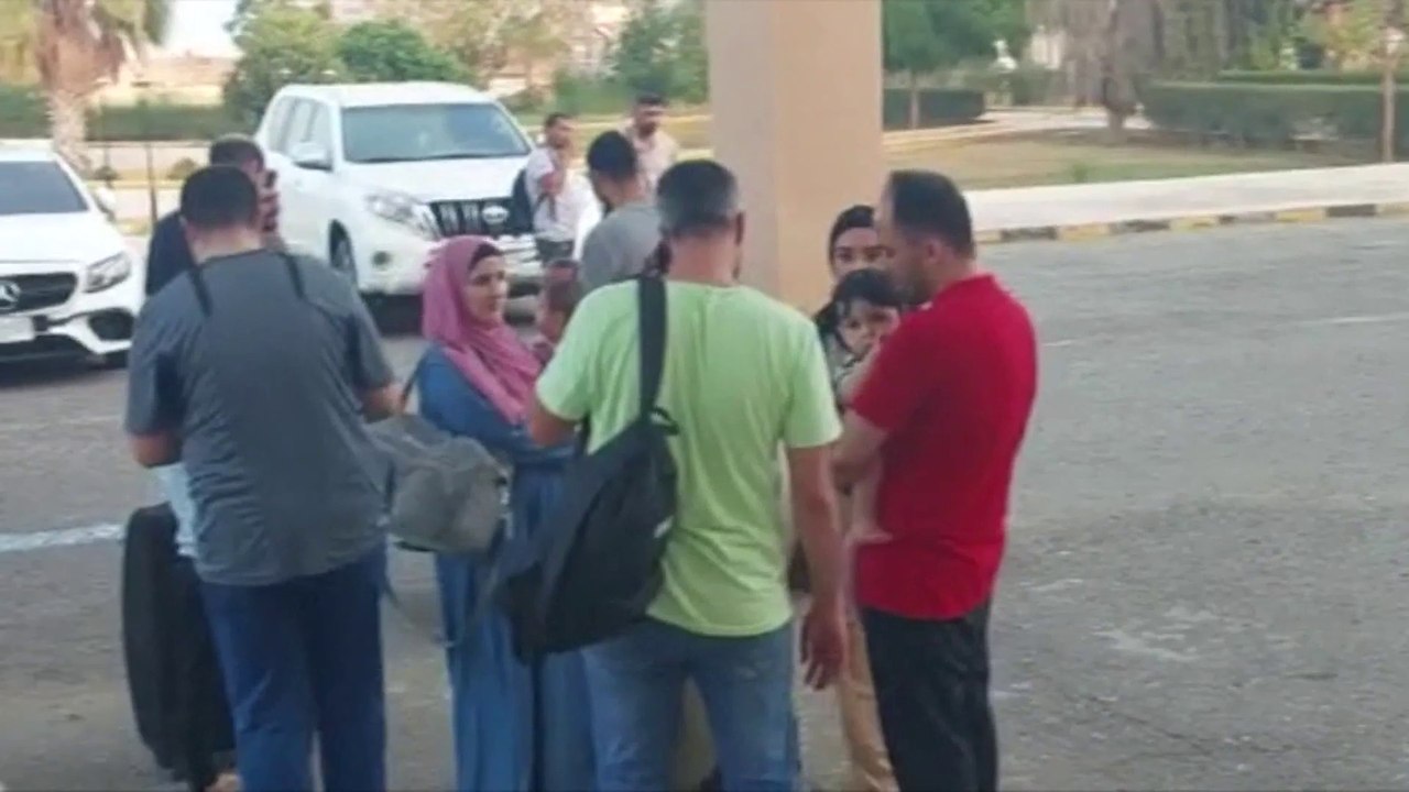 عدة حكومات أجنبية تجلي رعاياها ودبلوماسيين وموظفين محاصرين في السودان