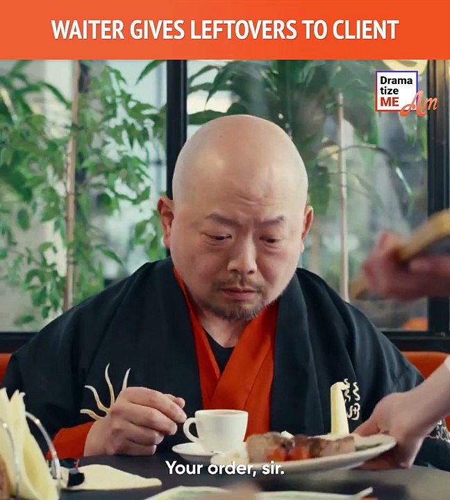 Waiter gives leftovers to client
