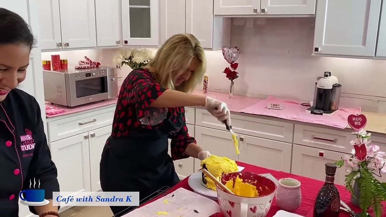 CafÈ with Sandra K - S2E03: Valentine's Day wih Rocio Fukada