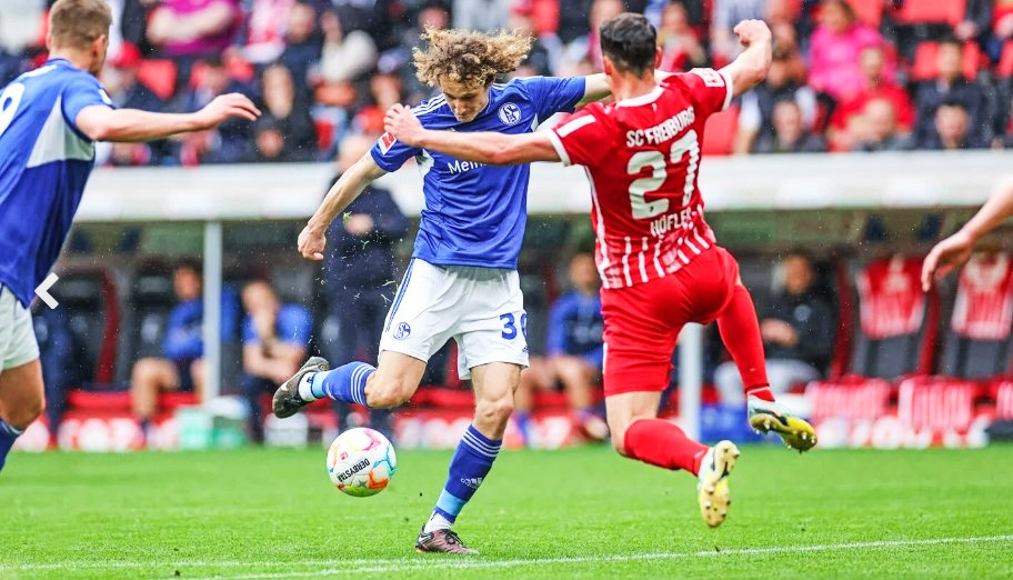 Freiburg v Schalke