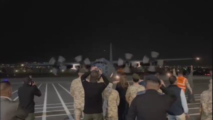 صور وصول أولى طائرات الإجلاء الأردنية القادمة من #السودان إلى #عمّان  #العربية