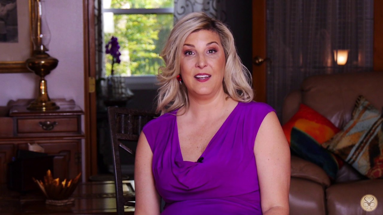 What is the meaning of PLAY? Show 2 video Dailymotion