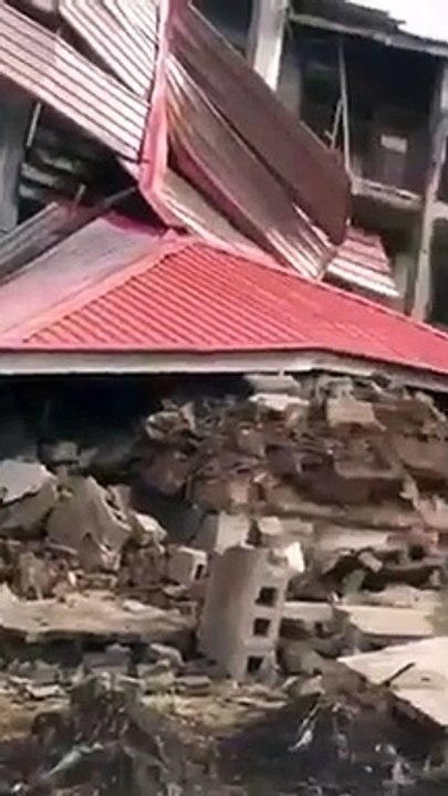 Building collapses in Sango police barracks in Oyo state (video)