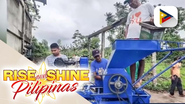 Mga magsasaka sa CamSur na naapektuhan ng mga kalamidad, tumanggap ng mga makinarya mula sa DAR
