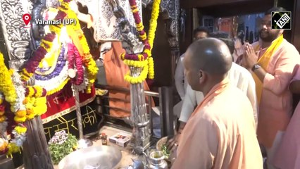 Download Video: UP CM Yogi Adityanath visits Kaal Bhairav Temple, offers special pooja