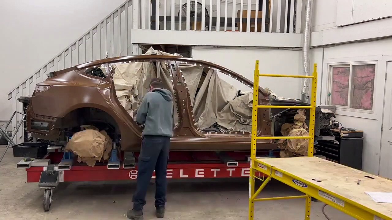 Tesla M3 Structural repair on Celette Bench - Side Aperture replacement
