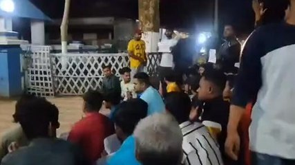 নাবালিকার উপর পাশবিক নির্যাতন, ক্ষোভে ফেটে পড়ে থানার সামনে হুলস্থুল কাণ্ড,দেখুন
