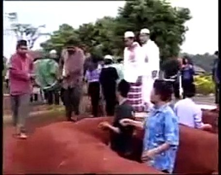 Look, what happened deadbody burial time at graveyard.