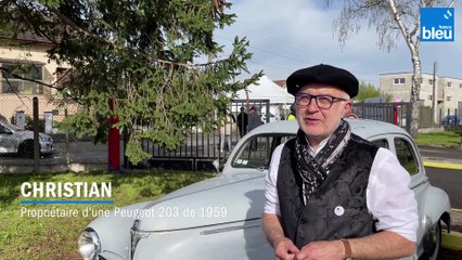 Club des Vieux Volants Belfort : Christian, propriétaire d'une Peugeot 203