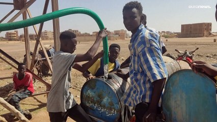 السودان: تسارع عمليات إجلاء الأجانب والمعارك توقع أكثر من 420 قتيلا