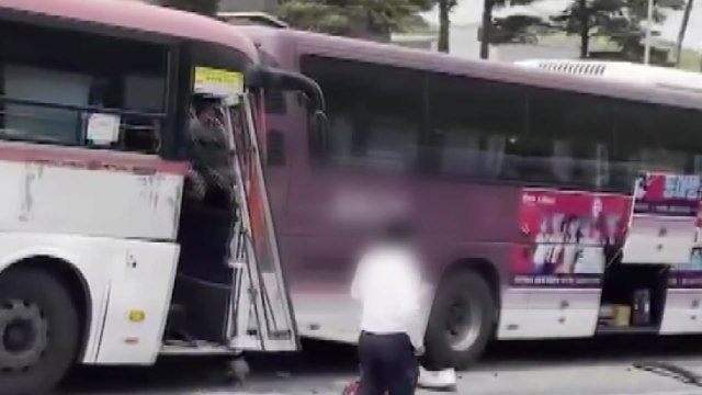 경부고속도로에서 차량 6대 추돌...19명 병원 이송 / YTN