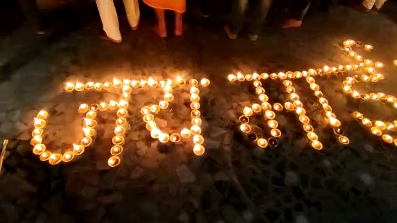 31 हजार दीपों से जगमगाया पीतांबरा पीठ