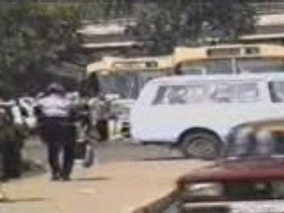 - Humour - Mémé vs Voiture