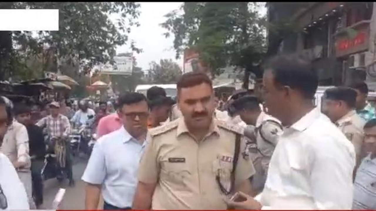 अररिया: शहर में चला अतिक्रमण हटाओ अभियान, वसूला गया 25 हजार जुर्माना
