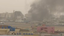 دوي انفجارات وتصاعد أعمدة الدخان في مطار #الخرطوم #العربية