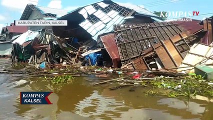 35 Rumah Warga Rusak Dihantam 2 Tongkang yang Hanyut di Sungai Desa Keladan