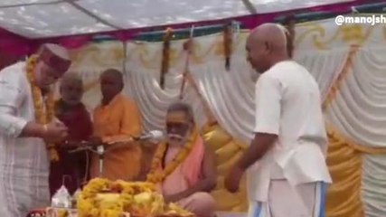 देवास:भागवत कथा के साथ महायज्ञ का आयोजन, उमड़ रहा है जनसैलाब