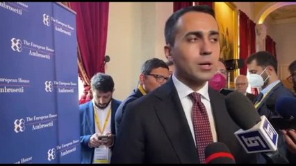 Tải video: La Lega contro Di Maio inviato nel Golfo: 