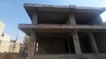 आवासीय में बना रहे व्यावसायिक इमारत, जेडीए ने अलसुबह चुनवा दी दीवार