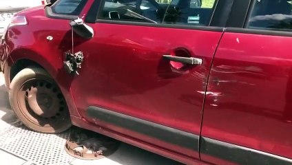 Paura alla Cala, cavallo imbizzarrito causa un incidente