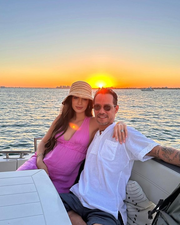 Nadia Ferreira presume su baby bump