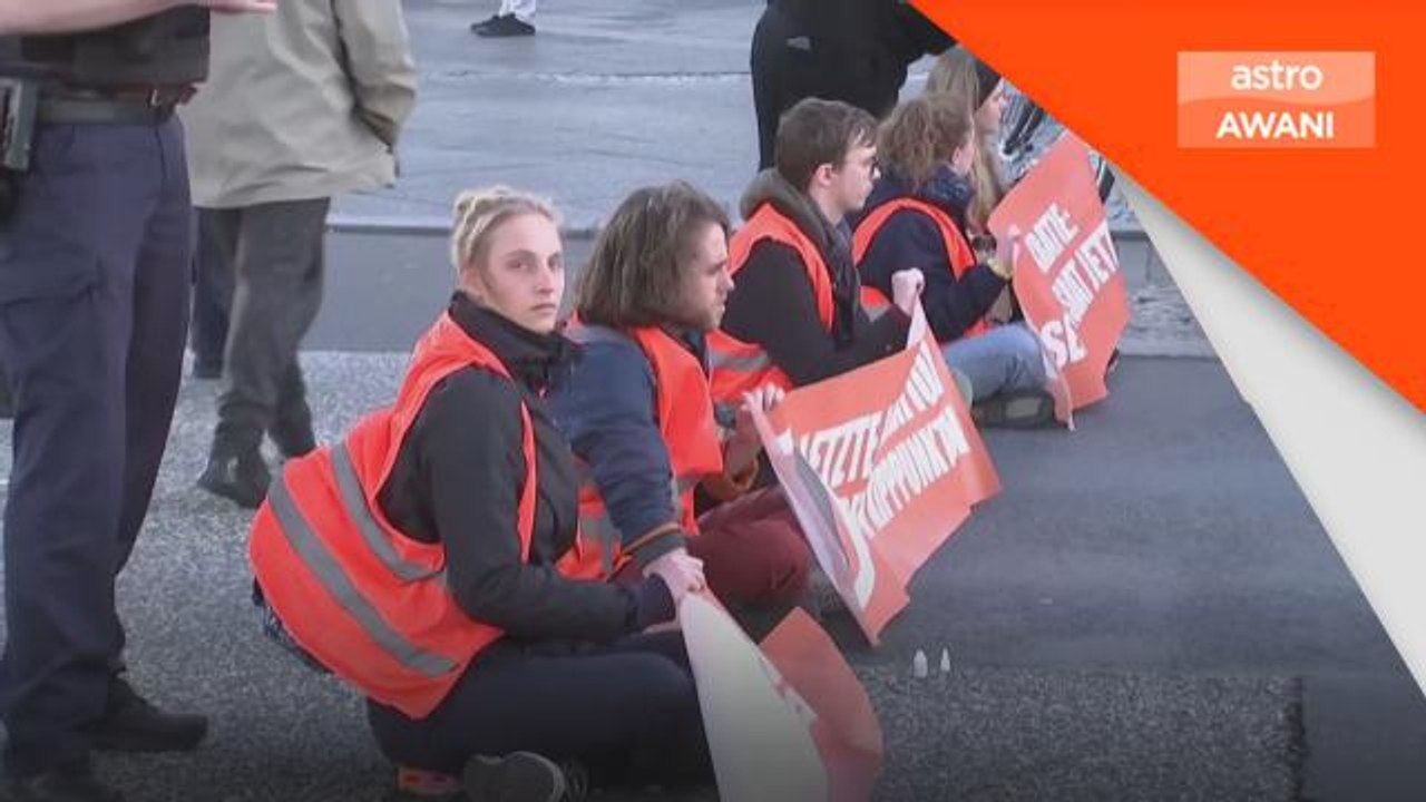 Trafik sesak, penunjuk perasaan 'gam' diri di jalan raya