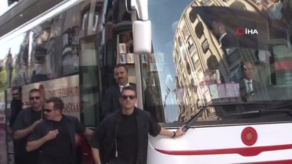 Cumhurbaşkanı Erdoğan: "Önümüzü kimse kesemez, yeter ki bu namertlere bu ülke bırakılmasın"