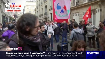 Paris: manifestation devant le théâtre de Paris, où se tiendra la Nuit des Molières ce soir