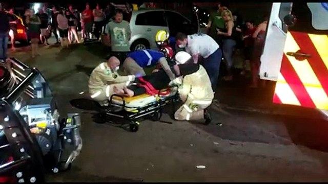 Grande aparato do Corpo de Bombeiros é utilizado para atendimento a gestante em forte colisão de trânsito