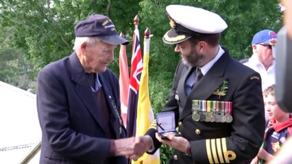 Neighbours honour WWII veteran with his own Anzac Day street march