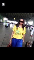 Deepika Padukone Ignores Paparazzi At Mumbai Airport