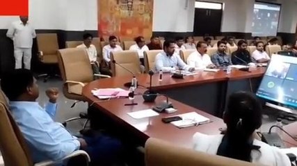 रतलाम: कलेक्टर बोले, कड़ाई से कार्रवाई करे अन्यथा आप स्वयं पर कार्रवाई के लिए तैयार रहें