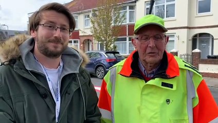 Lollipop Man Gets School Crossing Safety Signmp4