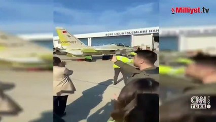 Yerli uçak Hürjet'te heyecanlandıran gelişme! Pistten teker kesti