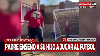 Jugaba al fútbol con su hijo... ¡y casi lo mata!
