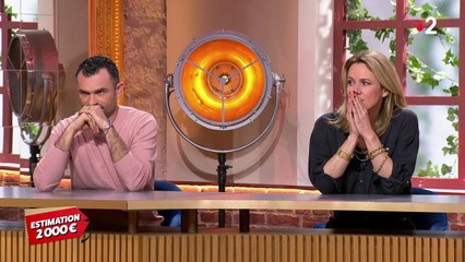 Une vendeuse craint pour son précieux vase dans "Affaire conclue".