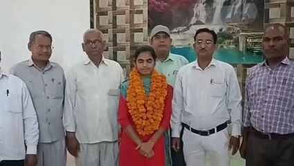 मिलिए एटा के इंटरमिडिएट टॉपर से, जानिए कामयाबी का राज