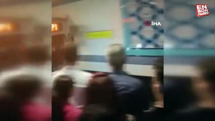 İstanbul'da geç ve dolu gelen metro vatandaşları bezdirdi