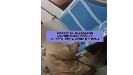 Roma, sniffa cocaina in metro