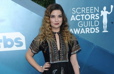 La estrella de Schitt's Creek, Annie Murphy, dijo que se parece a la versión Wish de Margot Robbie