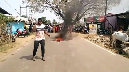 करीब दो घंटे तक बालाघाट-नैनपुर मार्ग पर आवागमन रहा बाधित