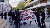 Tensión entre policías y 'okupas' en la Bonanova