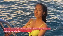 Salma Hayek presume sus curvas con sesión de fotos en la playa