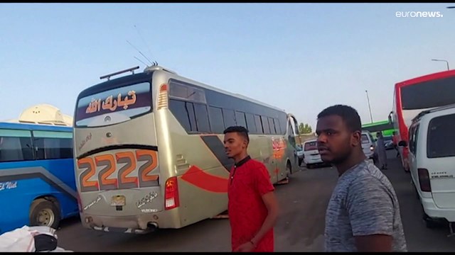 ظلام ومخاطرة وطريق طويل.. سودانيون يروون ما عانوه في رحلة هروبهم إلى مصر
