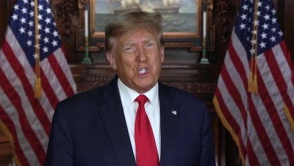 Скачать видео: Trump reacts to Biden 2024 announcement with misinformation-filled rant