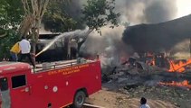 बाँस बल्ली और कबाड़ के गोदाम में लगी आग, देखें वीडियो