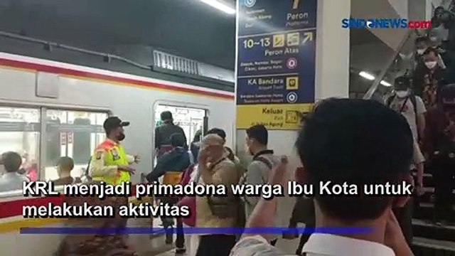 Curhat Penumpang di Stasiun Manggarai: Stres, Tapi Harus Dijalani