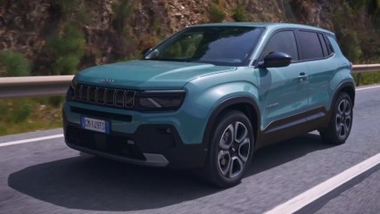 Jeep® Avenger Driving Video in Blue