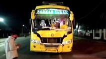 उज्जैन: इंदौर से अहमदाबाद जा रहे यात्री आपस में भिड़े, बस में की तोड़फोड़