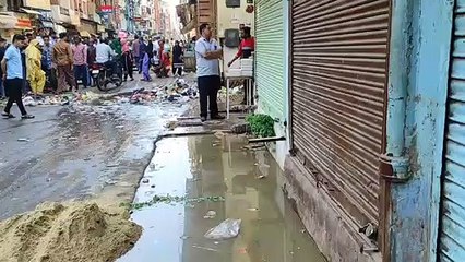 下载视频: Video: सफाईकर्मी हड़ताल पर, सड़कों पर फैली गंदगी